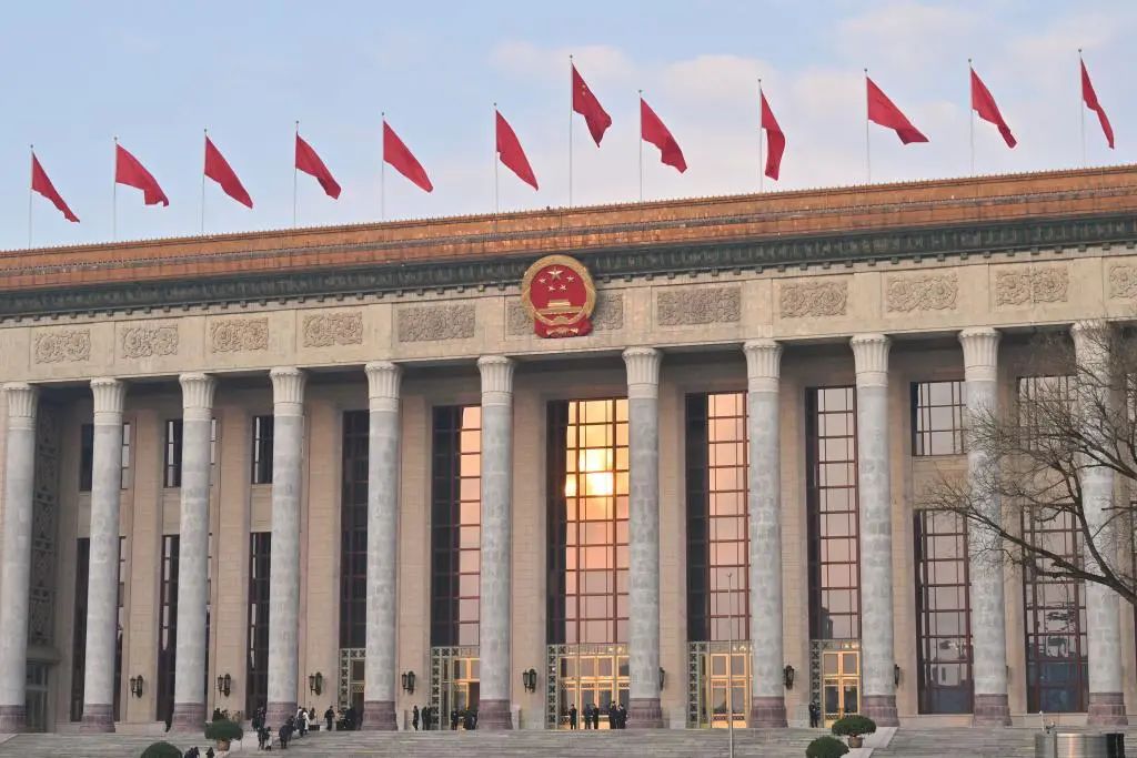 李強(qiáng)提到：新型儲(chǔ)能、“沙戈荒”、海上風(fēng)電